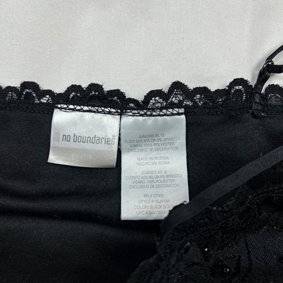 Y2K No Boundaries Lace Cami Tank Top - Picture 4 of 7